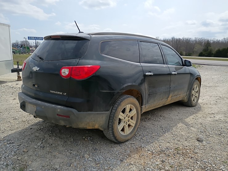2011-chevrolet-traverse-image-9
