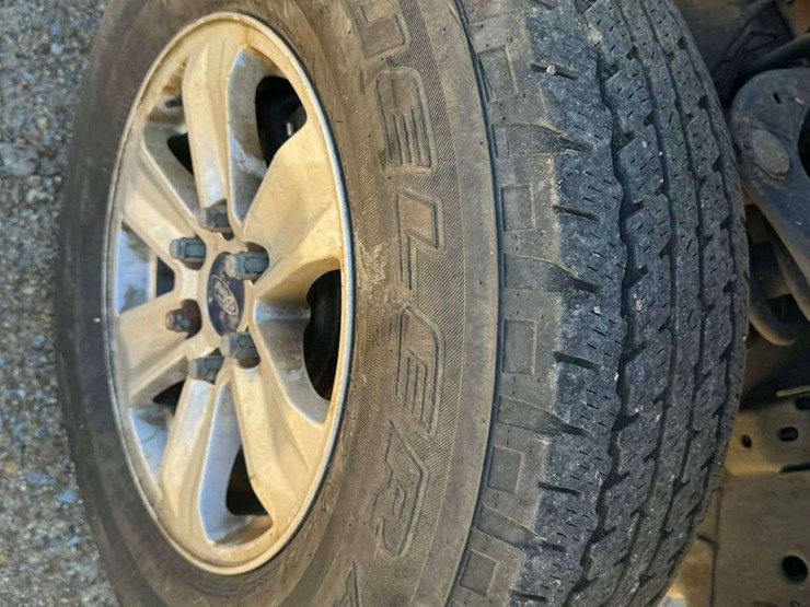 2011-ford-f150-image-19