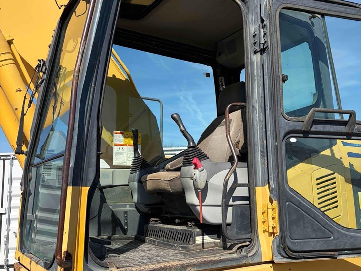 komatsu-pc200-lc-7-image-14