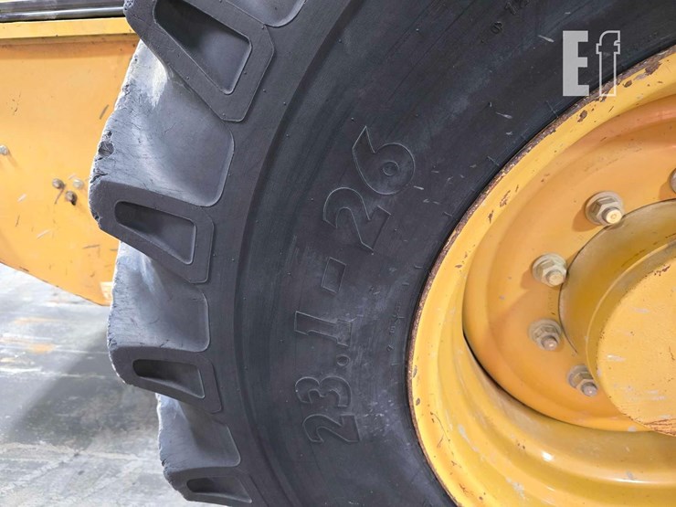 2012-caterpillar-cp56-image-28