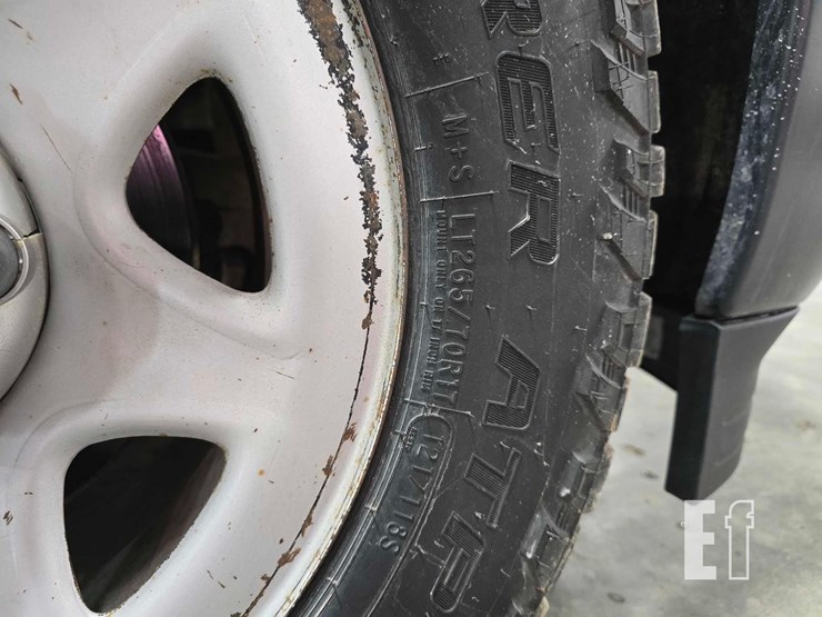 2015-chevrolet-silverado-1500-image-24