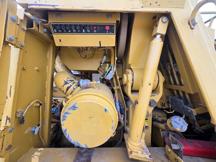 1996-caterpillar-953b-image-39