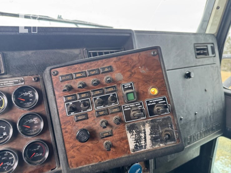 1998-kenworth-t600-image-26