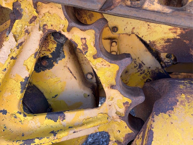 caterpillar-r2-image-56