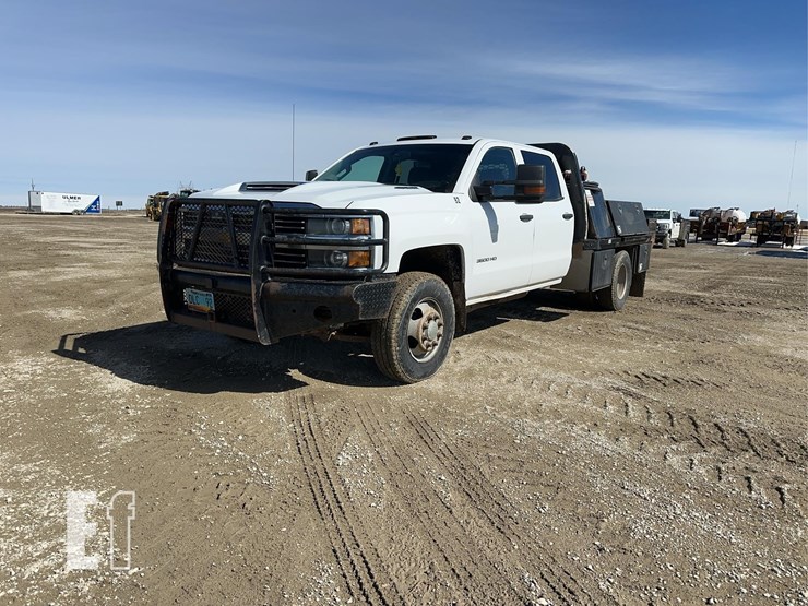 2018-chevrolet-3500-image-1