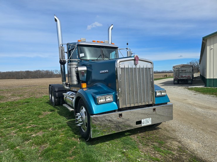 2007-kenworth-w900-image-18