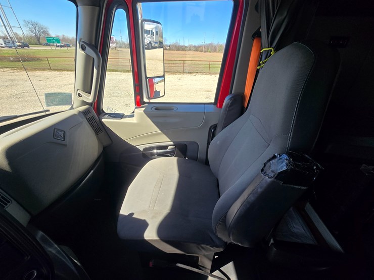 2014-international-prostar-image-57