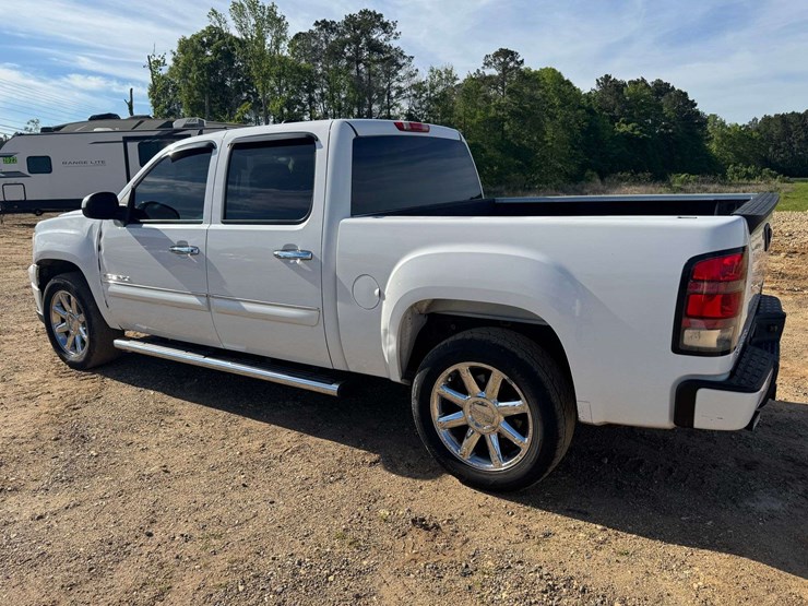 2007-gmc-sierra-1500-denali-image-4