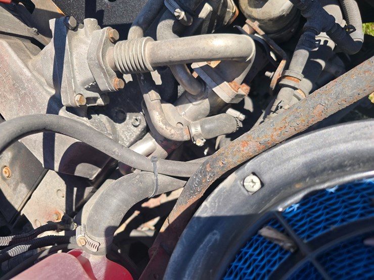 2005-freightliner-m2-106-image-35