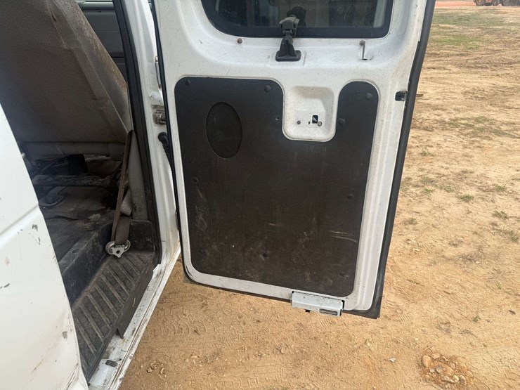 2013-ford-e350-image-20