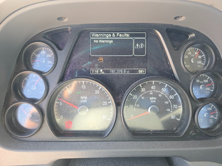 2016-peterbilt-579-image-60