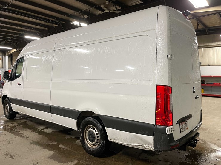 #1450-•-2019-mercedes-sprinter-van-(has-wi-title)-(of)-image-9