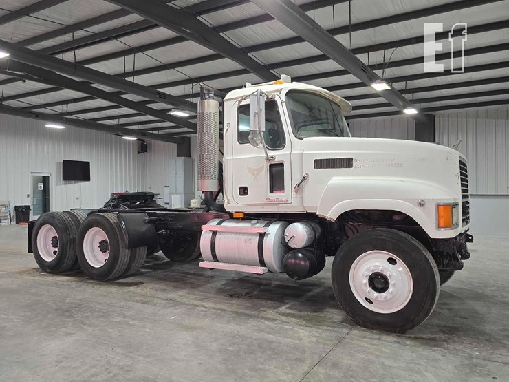 2005-mack-chn613-image-2