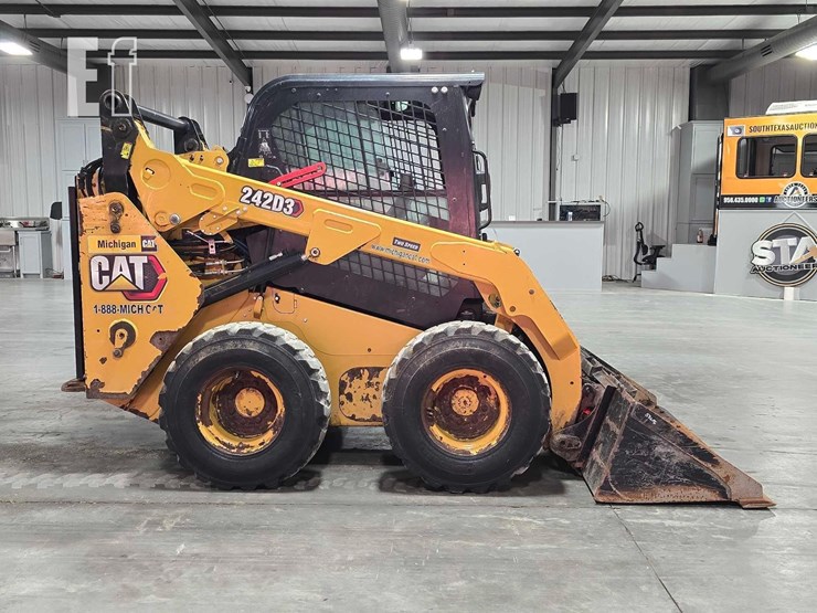 2021-caterpillar-242d3-image-6