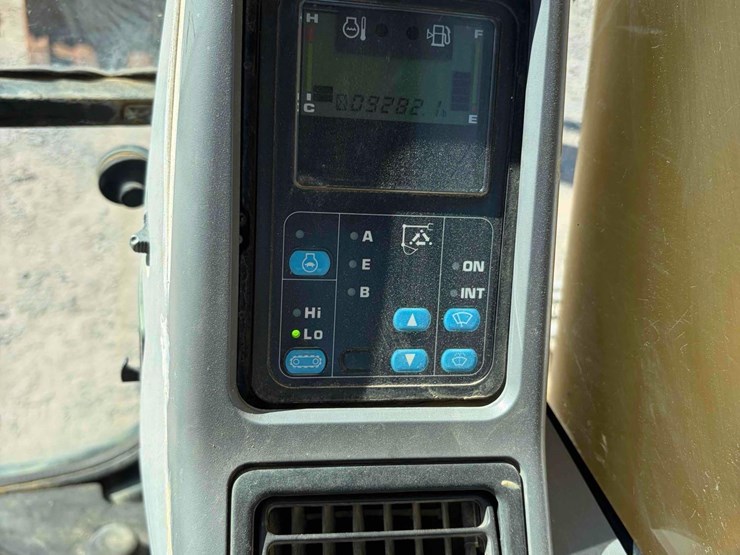 komatsu-pc200-lc-7-image-18