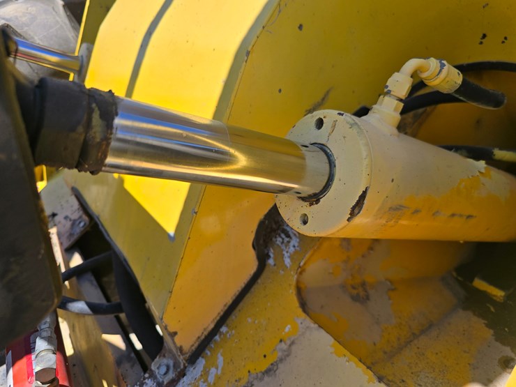 2000-sellick-sd80-image-30