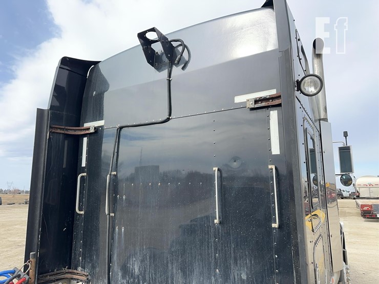 2005-kenworth-t800-image-26