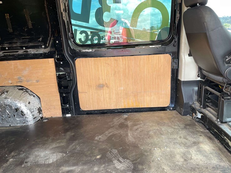 2015-ram-promaster-1500-image-16