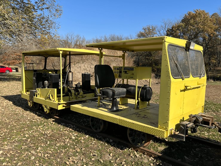 fairmont-rail-car-image-100