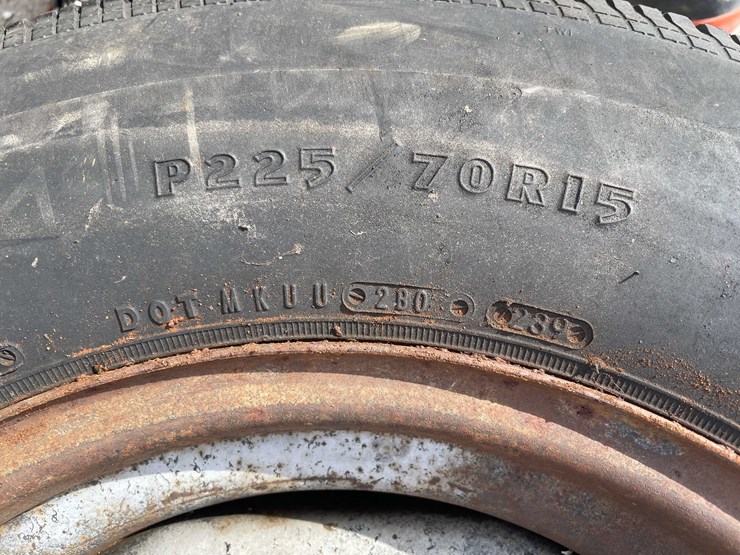 #7020-•-(2)-5-lug-15"-wheels-(o3)-image-11