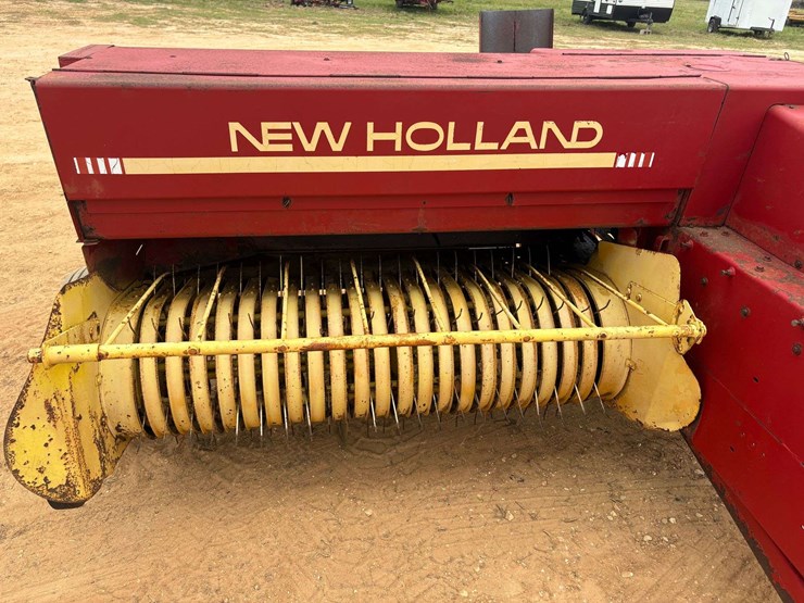 new-holland-326-image-14