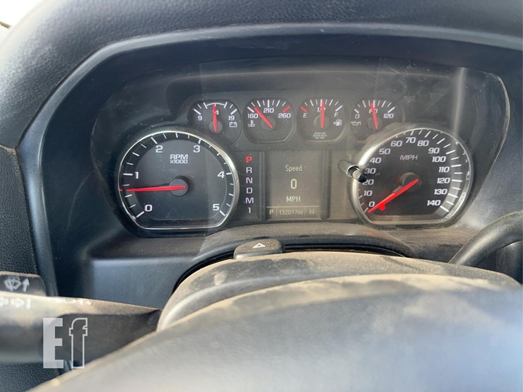 2015-chevrolet-3500-image-9