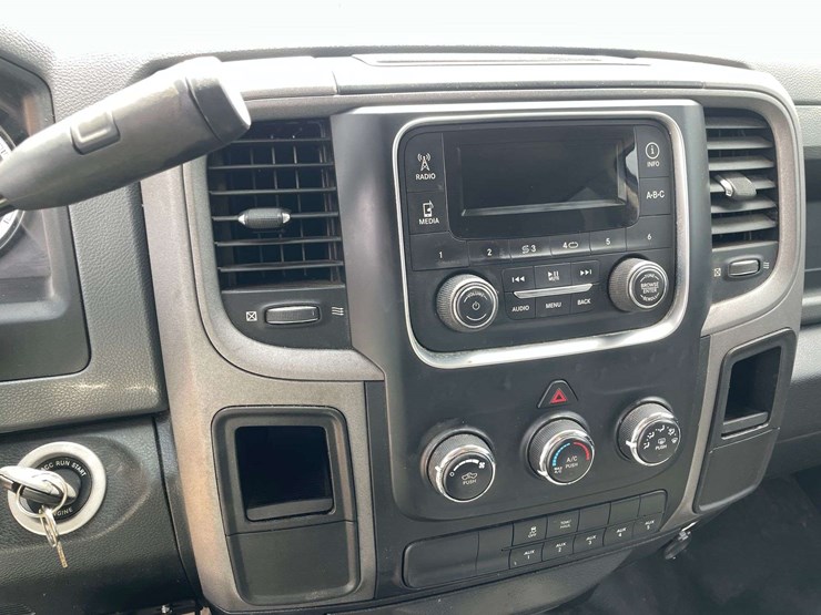 2015-dodge-ram-2500-image-13