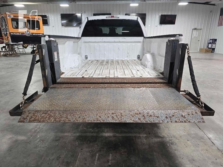 2013-ford-f150-xlt-image-9