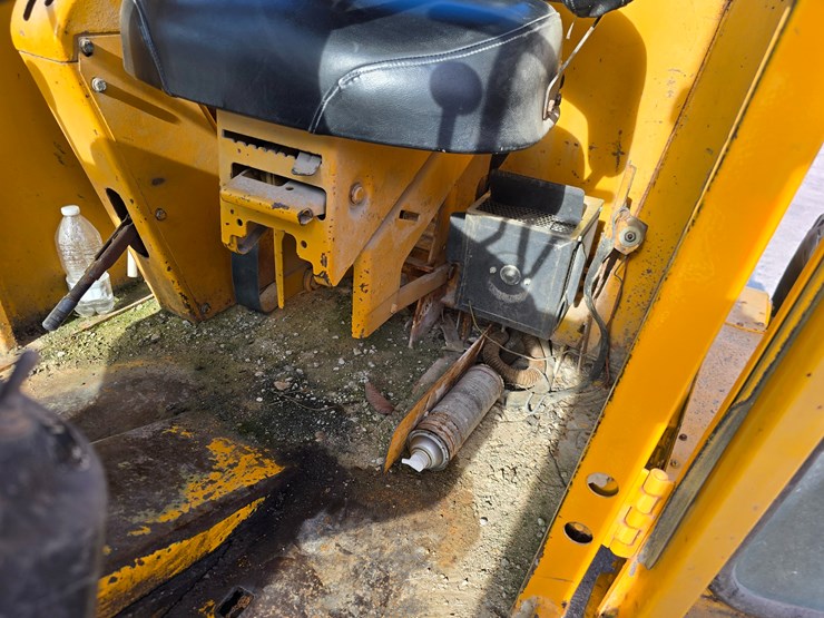 1971-deere-570a-image-80