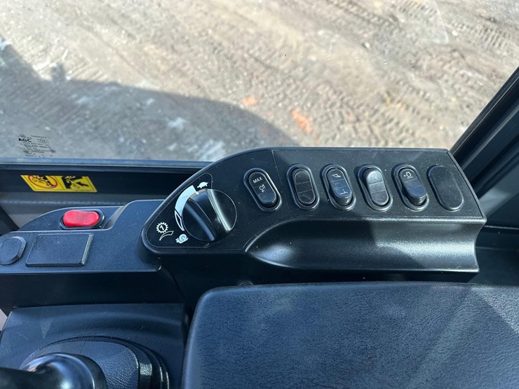 2018-komatsu-wa320-8-image-40