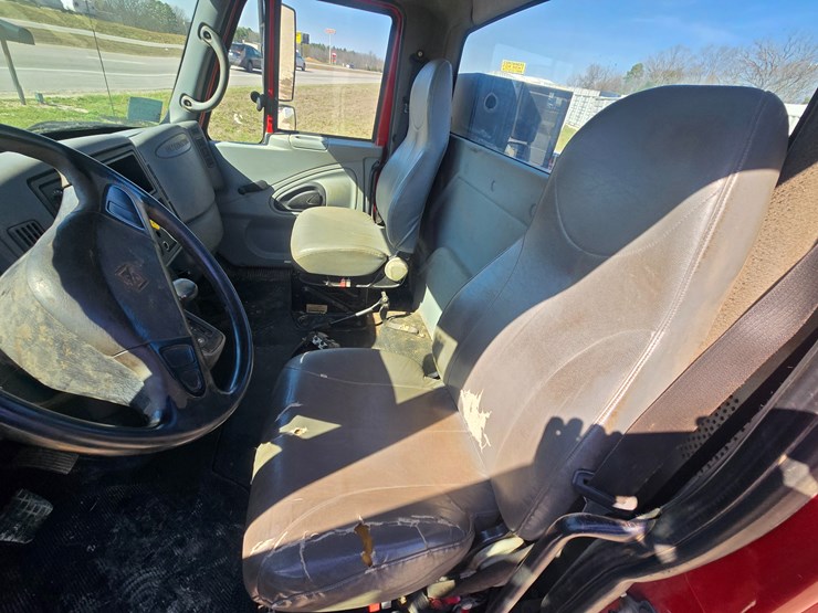 2007-international-durastar-4300-image-47