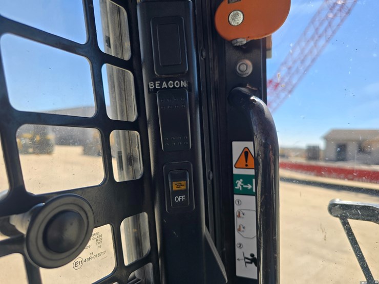 2020-bobcat-t770-image-52