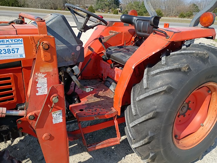 2001-kubota-l4300-image-25