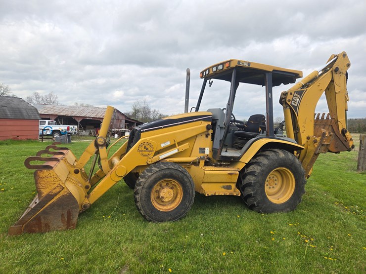 caterpillar-420d-image-3