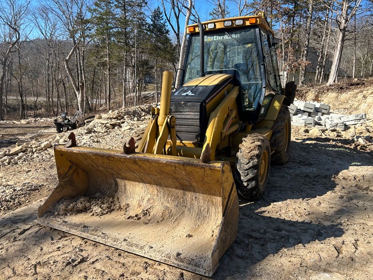 2005-caterpillar-420d-image-14