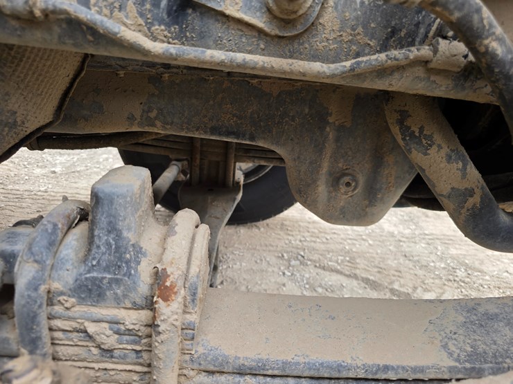 2017-peterbilt-348-image-42