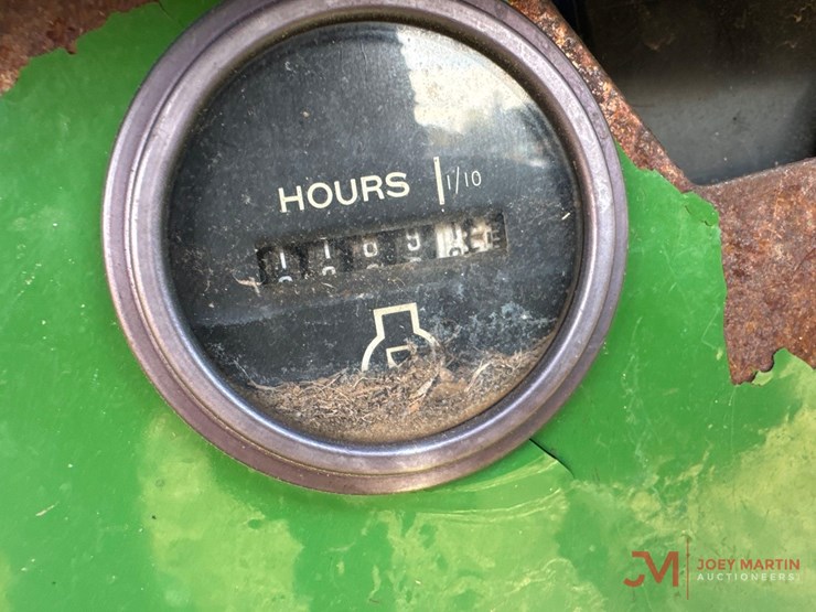 john-deere-318-image-11