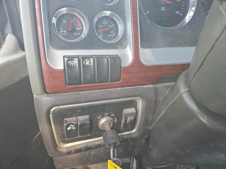 2007-kenworth-w900-image-67