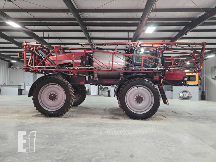 case-ih-patriot-3330-image-6