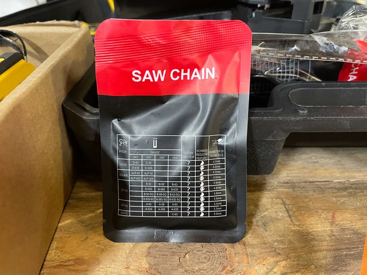 #2435-•-21-volt-mini-cordless-chainsaw-kit-in-carrying-case-(pr12)-image-2