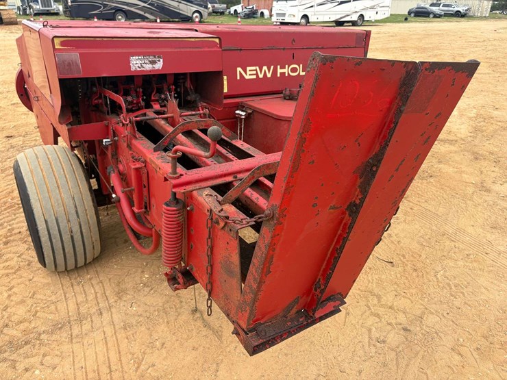 new-holland-326-image-21