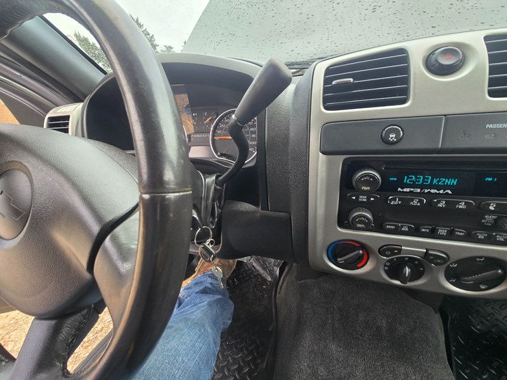 2011-chevrolet-colorado-image-43