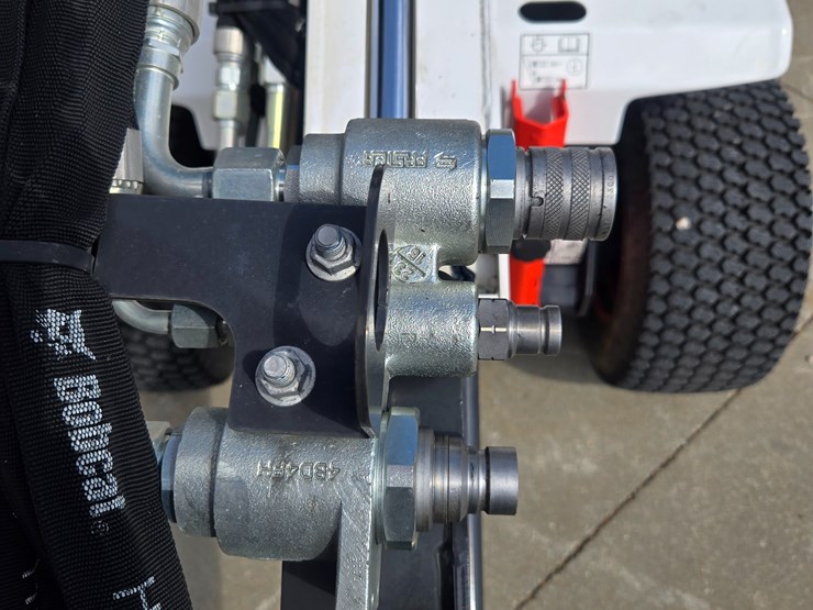 2023-bobcat-l28-image-47