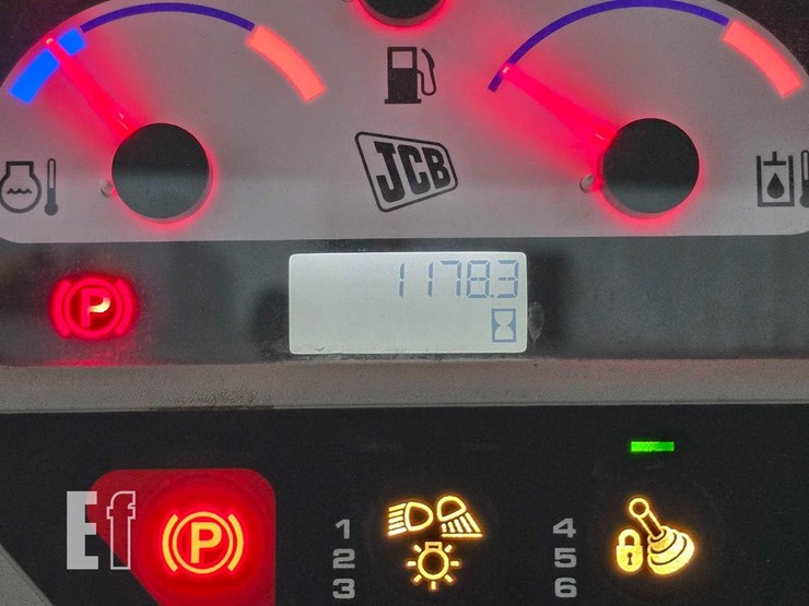 2020-jcb-3ts-8t-image-20