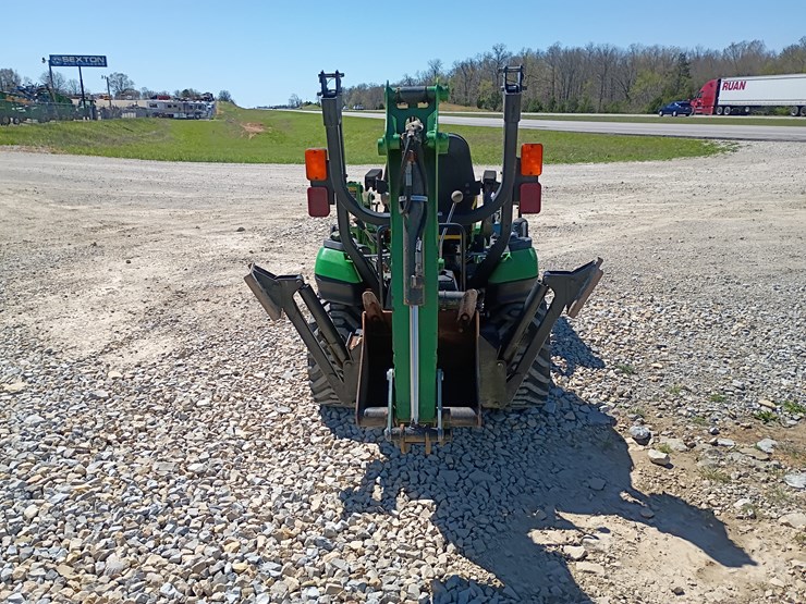 2013-john-deere-1025r-image-7