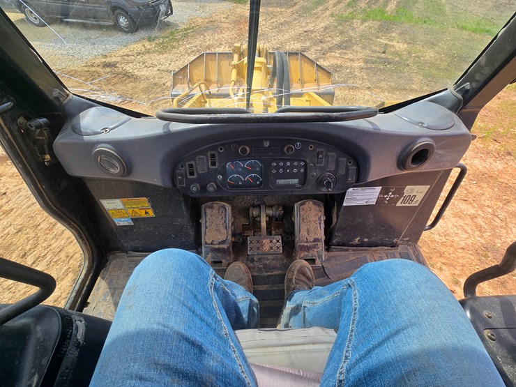 2005-caterpillar-953c-image-57