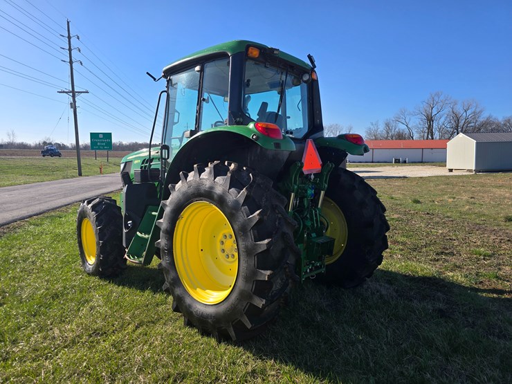2016-john-deere-6110m-image-5