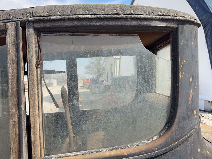 1916-milburn-electric-car-image-22