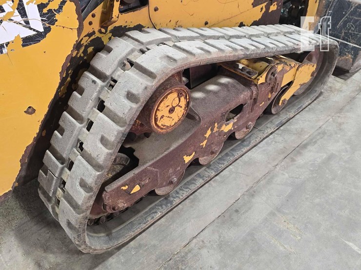 2015-caterpillar-259d-image-37