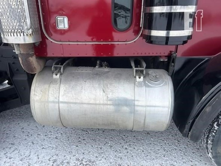 1997-peterbilt-357-image-12